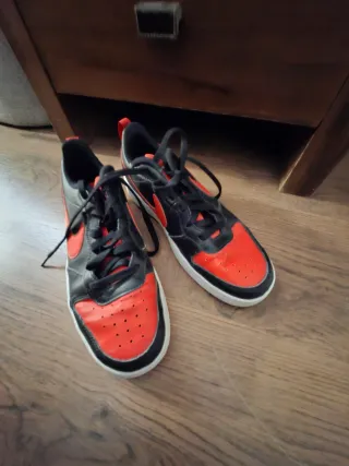 Zapatillas Nike Talla 40 Rojas y Negras