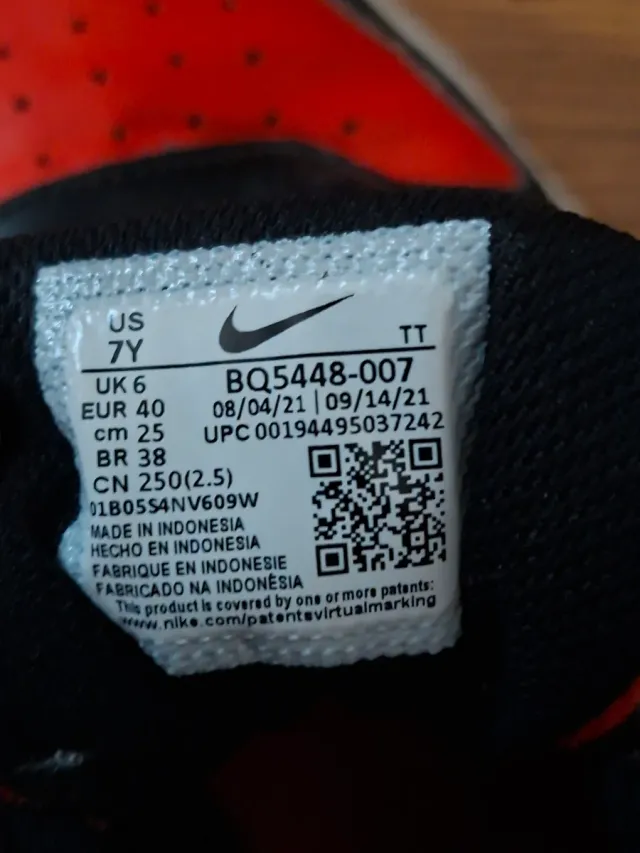Zapatillas Nike Talla 40 Rojas y Negras