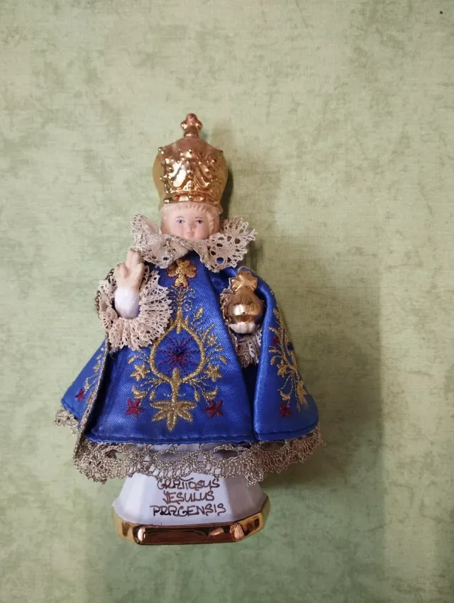Figura Niño Jesús Praga Corona Dorada