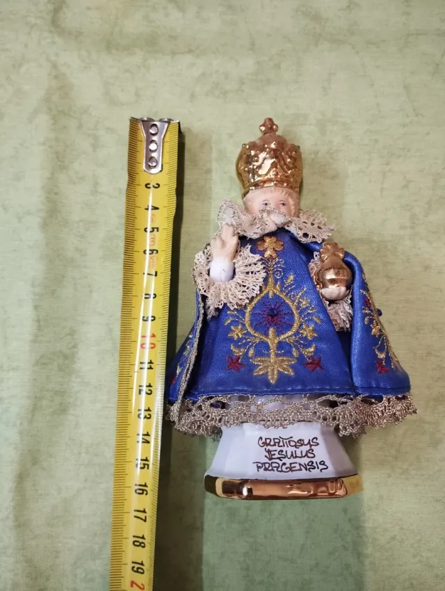 Figura Niño Jesús Praga Corona Dorada