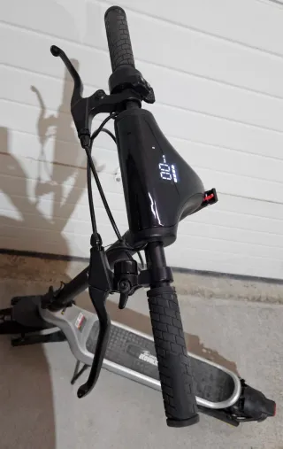 Patinete Eléctrico con Plataforma Antideslizante