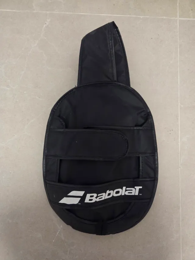 Raqueta de tenis con funda