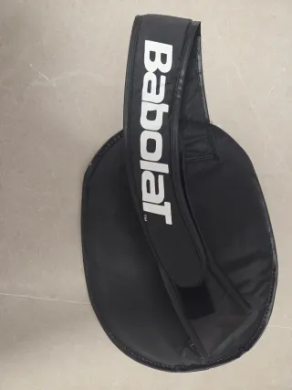 Raqueta de tenis con funda