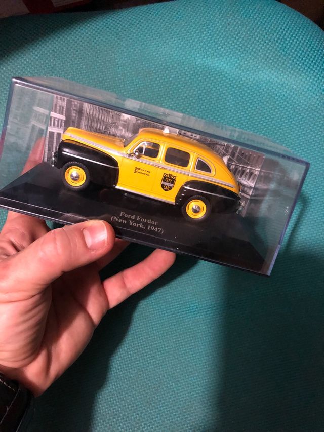 Coche de colección Ford Fordor 1947