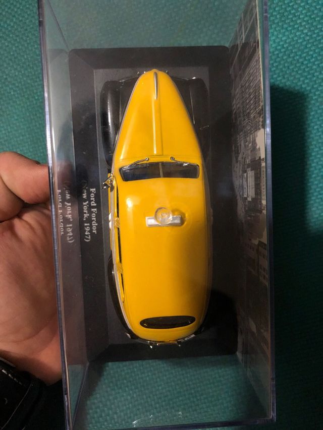 Coche de colección Ford Fordor 1947