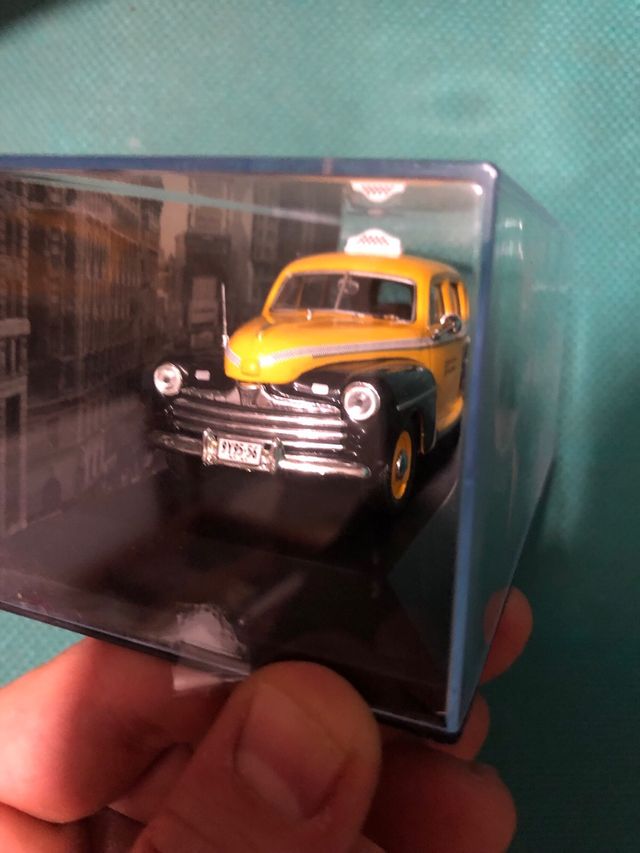 Coche de colección Ford Fordor 1947