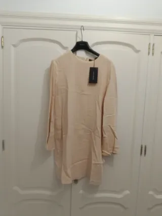 Vestido Zara Beige Talla M con etiqueta