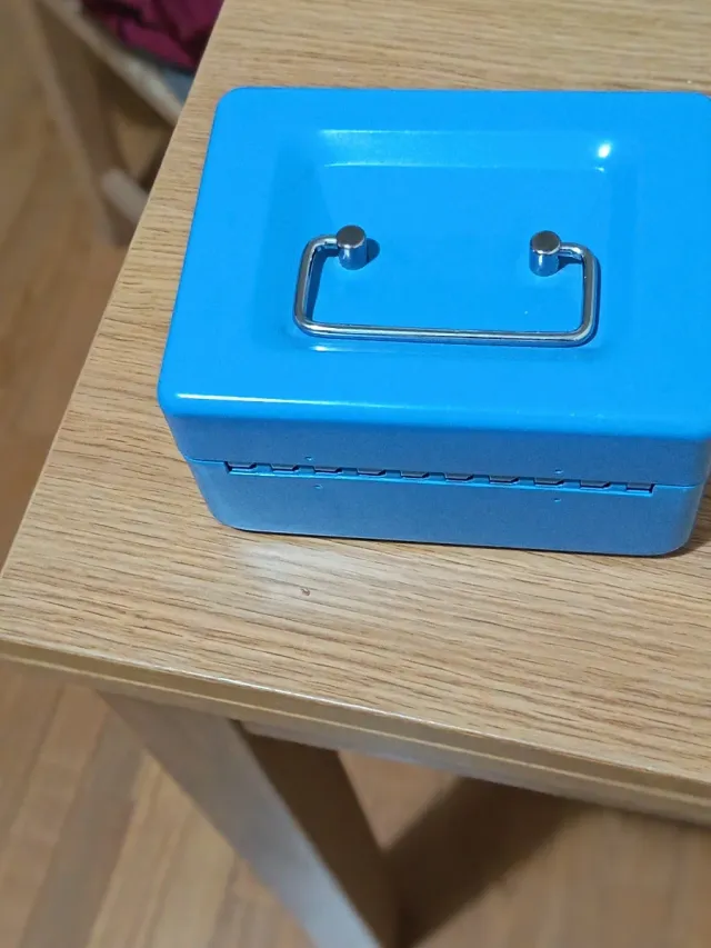Caja de caudales metálica azul