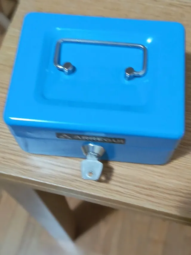 Caja de caudales metálica azul