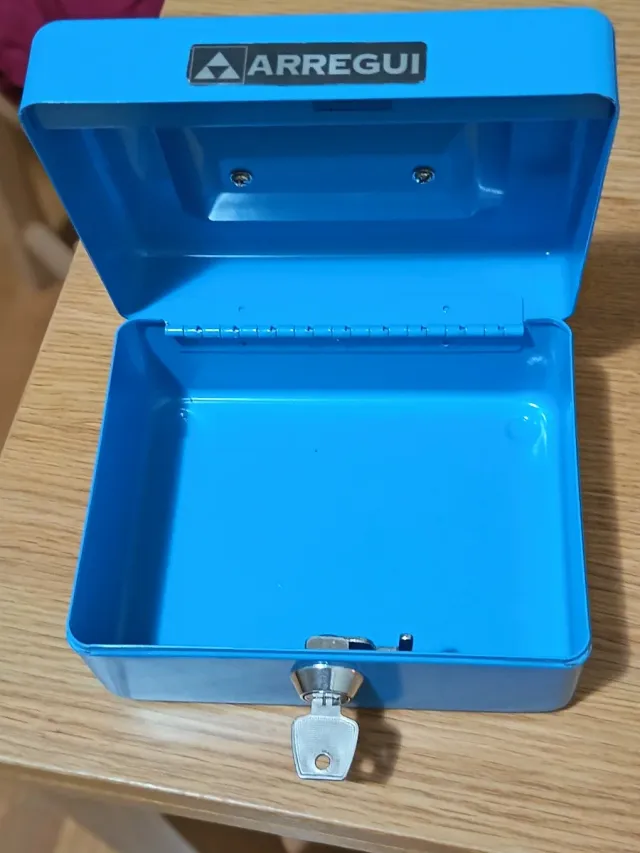 Caja de caudales metálica azul