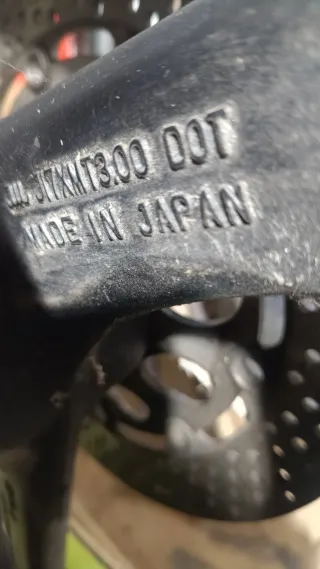 Llanta Suzuki con disco de freno