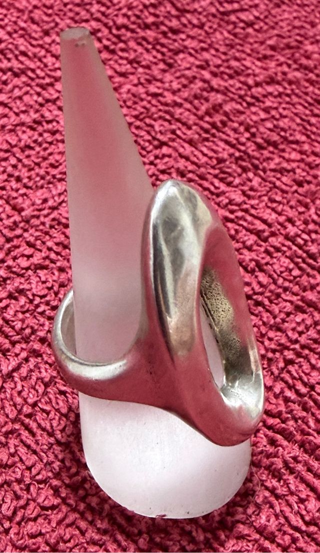 Anillo uno de 50, Diseño Moderno