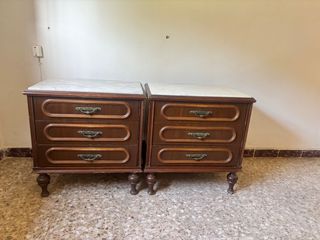 Comodini antichi in legno e marmo