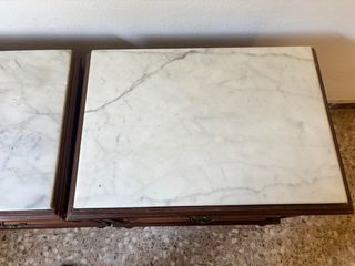 Comodini antichi in legno e marmo