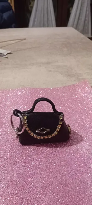 Portachiavi a forma di borsetta