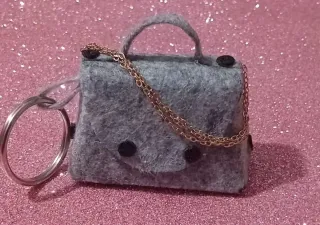 Portachiavi a forma di borsetta