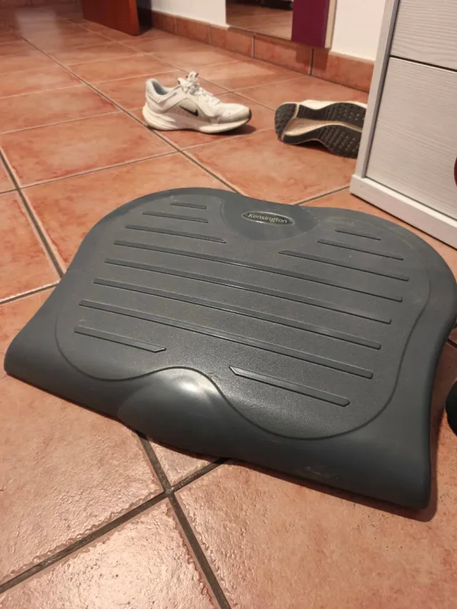 Reposapiés Kensington gris