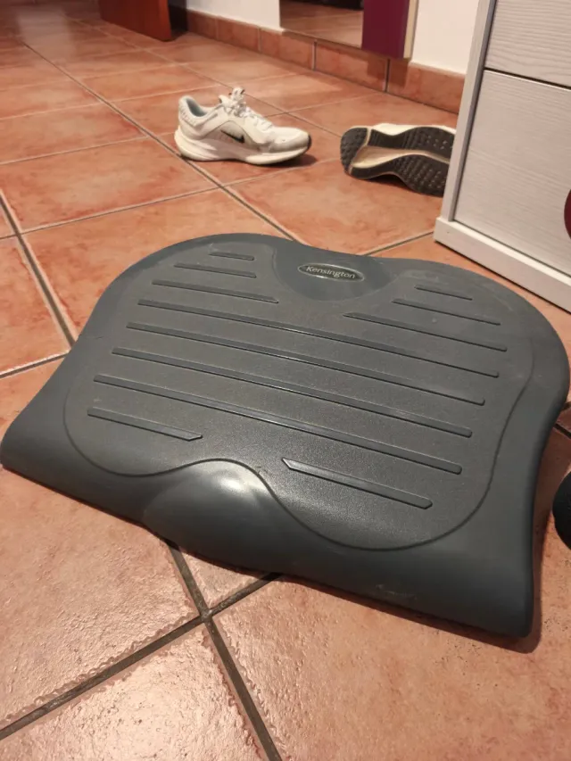 Reposapiés Kensington gris