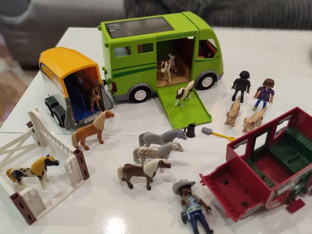Playmobil: Camión y Caravana Caballos