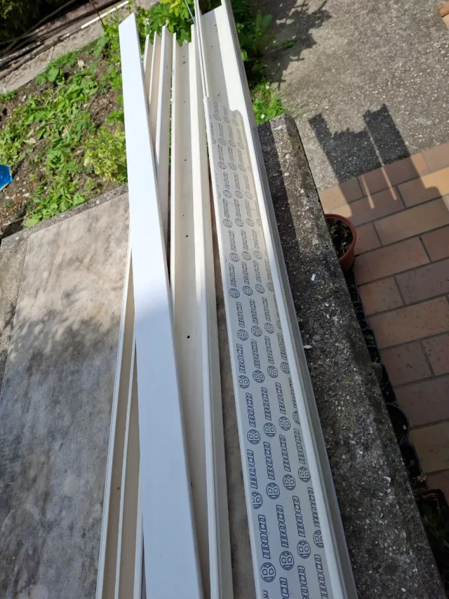 Canaline elettriche in plastica