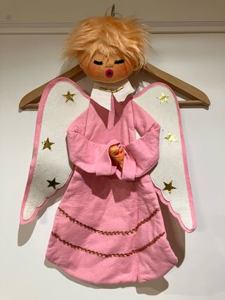 Angelo decorativo rosa con stelle