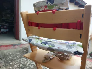 Trona Stokke + Cojín + Arnés