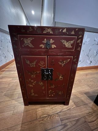 Mesitas de noche orientales madera roja y dorada