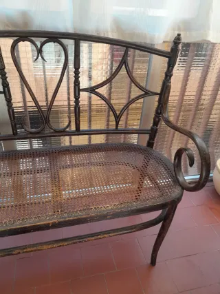 Banco antiguo madera y ratán