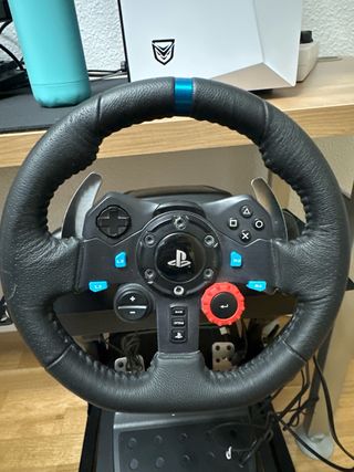 Volante Logitech G29 con Pedales PS4 + soporte