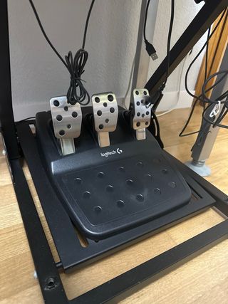 Volante Logitech G29 con Pedales PS4 + soporte