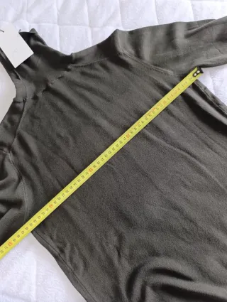 Jersey Zara cuello vuelto botones dorados Talla XL