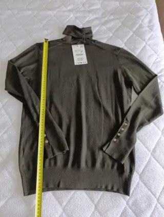 Jersey Zara cuello vuelto botones dorados Talla XL