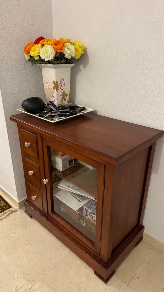 Cómoda de madera maciza 100% con cristal