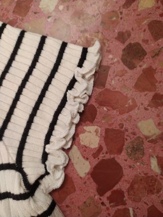 Camiseta Bershka Rayas Blancas y Negras Talla S