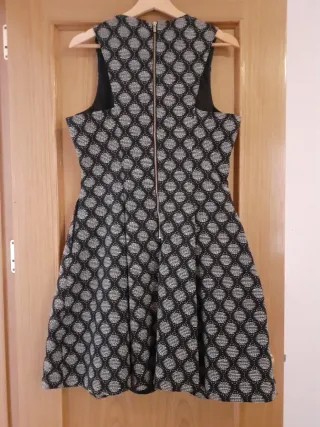Vestido corto estampado de cóctel