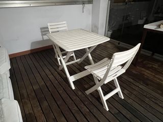 Mesa y 2 Sillas de jardín color blanco