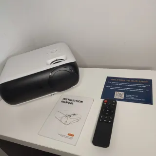 Proyector Portátil Blanco y Negro