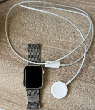 Apple Watch SE 2 40mm Argento + Caricabatterie