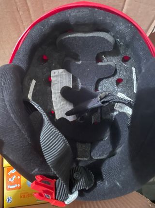 Pantaloni sci e casco Quechua