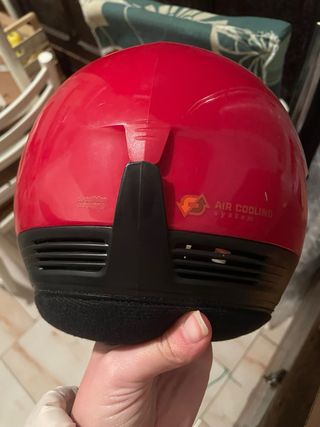 Pantaloni sci e casco Quechua