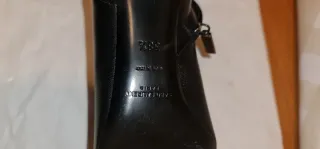 Stivali Saint Laurent n.38.5 vera pelle, nuovo