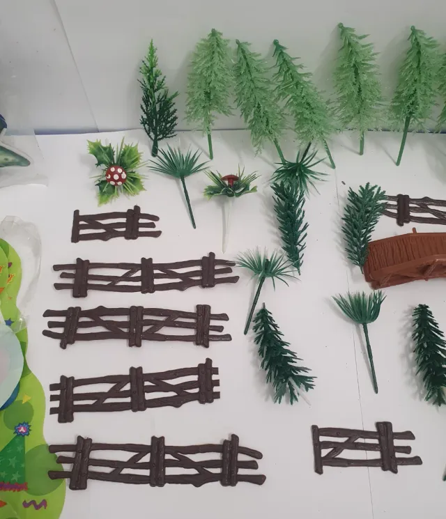 Set festa bambini: alberi, recinzioni, ponticello