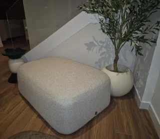 Puff Reposapiés color piedra