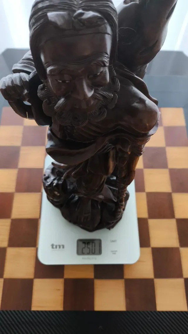 Escultura Buda Sonriente sobre León - palo rosa