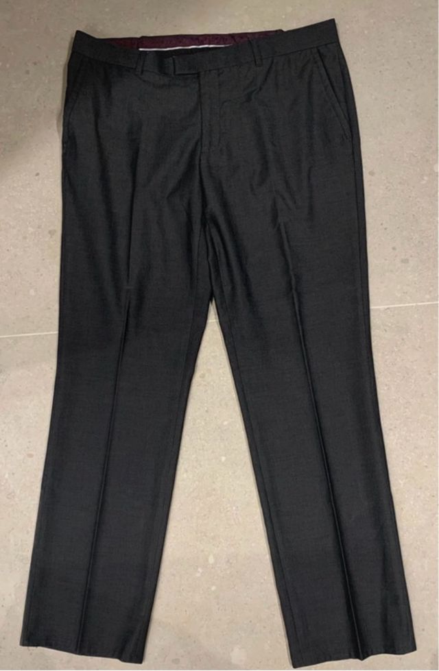 Pantalón de traje gris