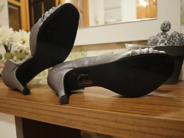 Zapatos de tacón plateados Marypaz