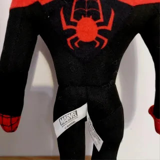 Peluche Spiderman Negro Marvel 37cm