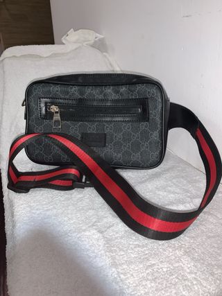 Riñonera Gucci GG Supreme Negra