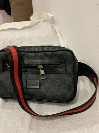 Riñonera Gucci GG Supreme Negra