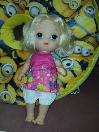 Muñeca que habla y baila